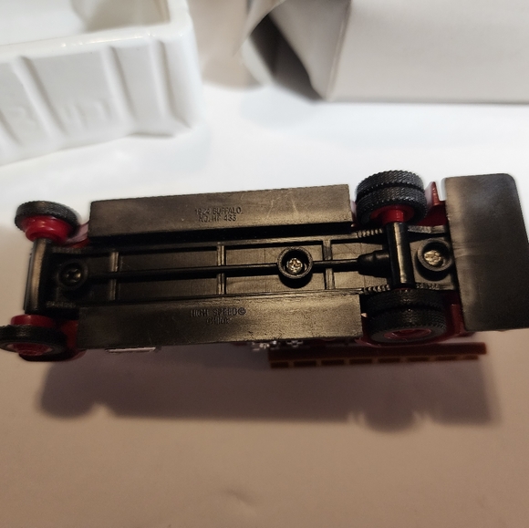 1999 and 2001 Collectors The Readers Digest 1924 Buffalo Firetruck - Picture 5 of 8